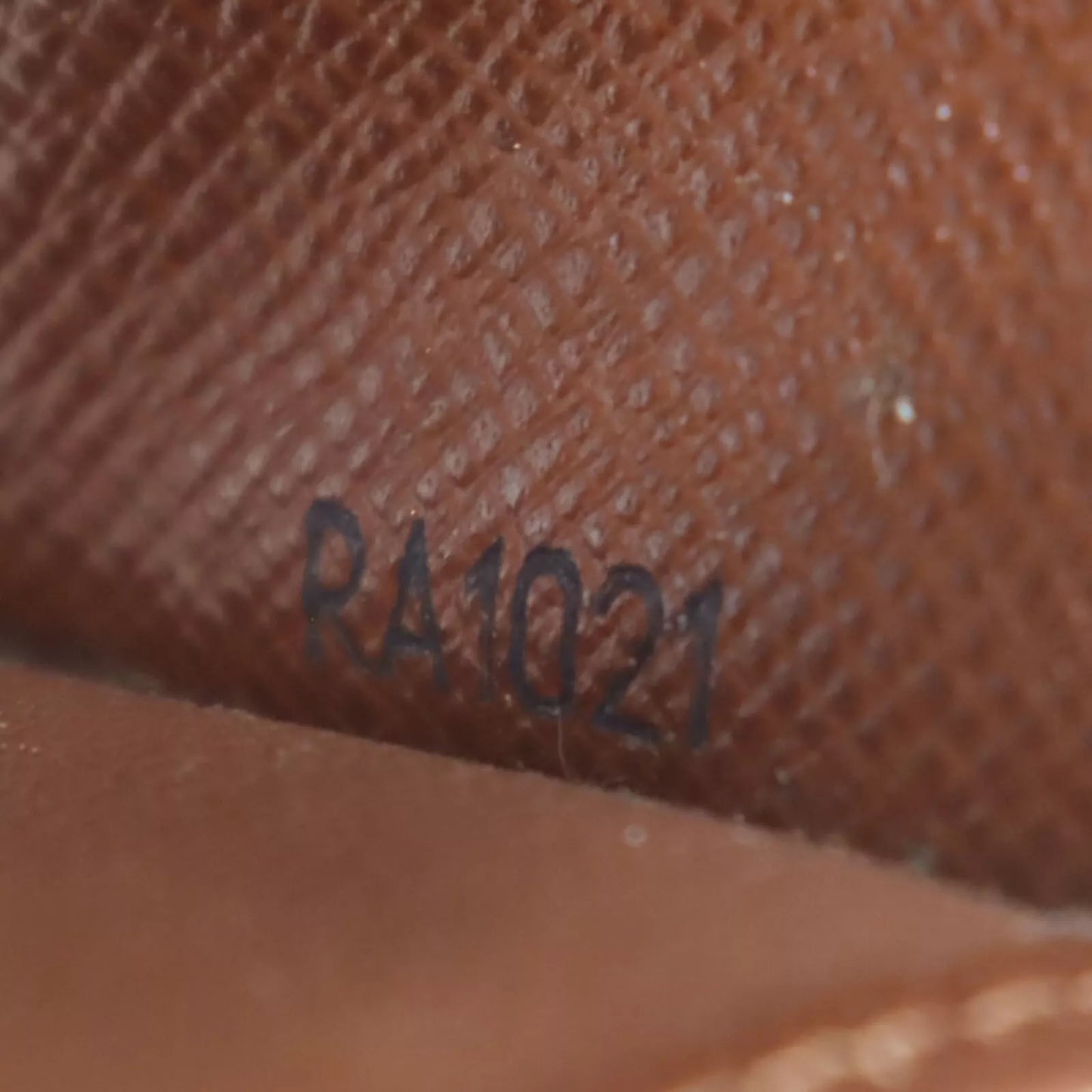 Louis Vuitton LV Multicle 4 Key Case Monogram Leather M62631 #CY455