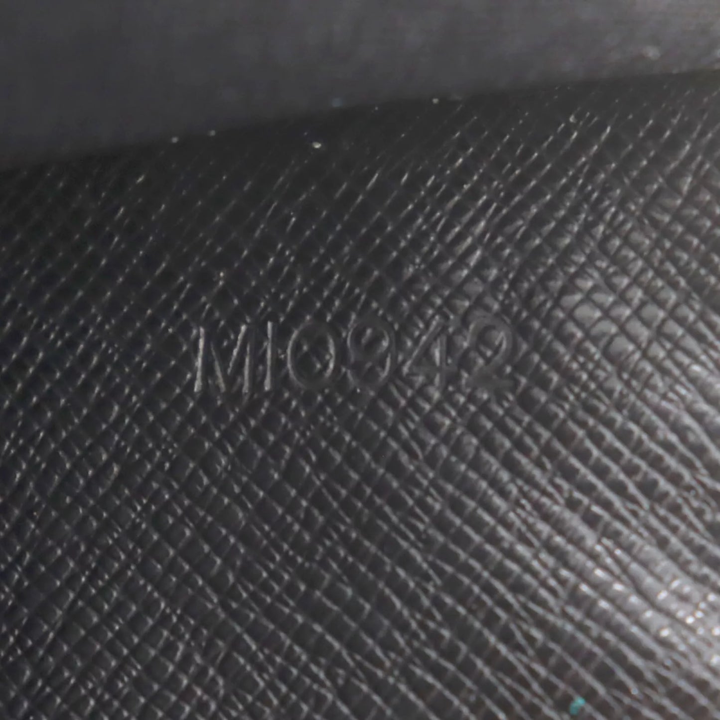 Louis Vuitton LV Pochette Serie Dragonne Clutch Black Epi M52612 #EA29