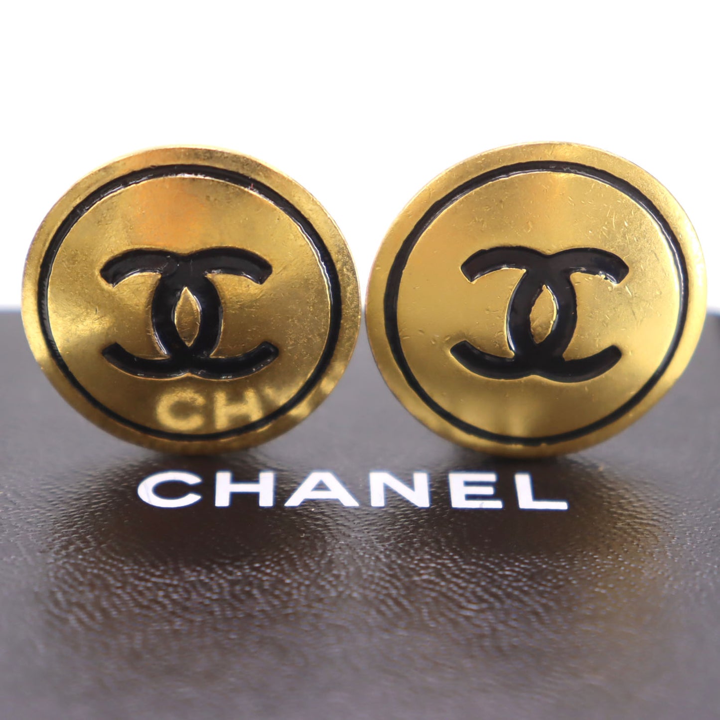 CHANEL CC Logos Circle Earrings Gold Clip-On 94P #CG502
