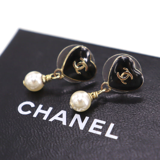 CHANEL CC Heart Logos Pearl Swing Piercing Black Gold 04A #CG920