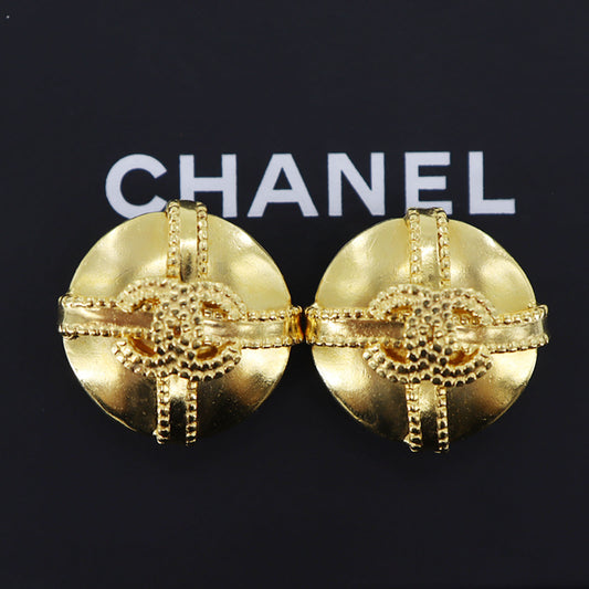 CHANEL CC Logos Circle Earrings 97 A Clip-On Gold #AG996