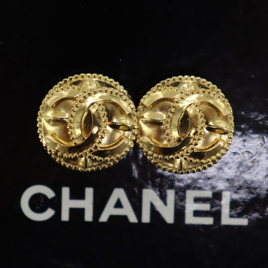 CHANEL CC Logos Circle Earrings 97 A Clip-On Gold #BR366