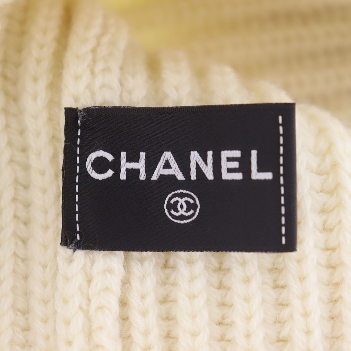 CHANEL Logo Used Knit hat White Cashmere 100% Italy Authentic #CU971