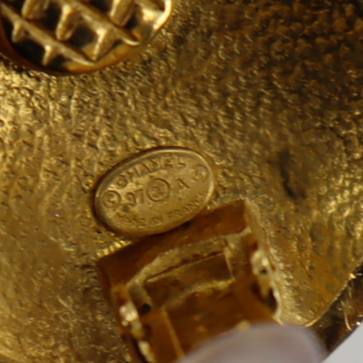 CHANEL CC Logos Circle Earrings 97 A Clip-On Gold #AG996