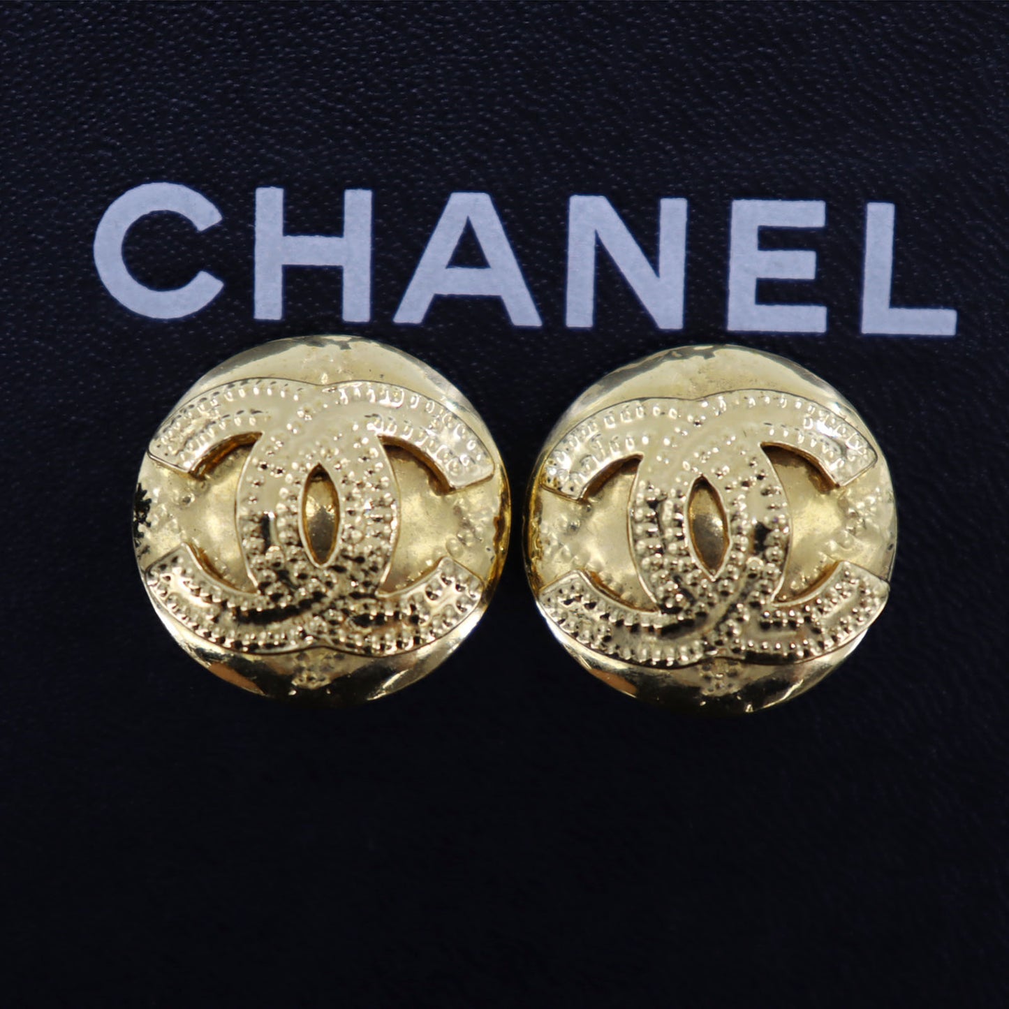 CHANEL CC Logos Circle Earrings 94P Clip-On Gold #AG193